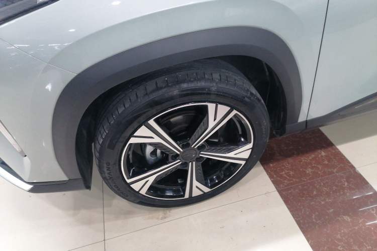 Used Geely Auto Emgrand X7 Sport 2023 Boyue COOL 1.5TD ZhiZun Edition Left Front Wheel Hub