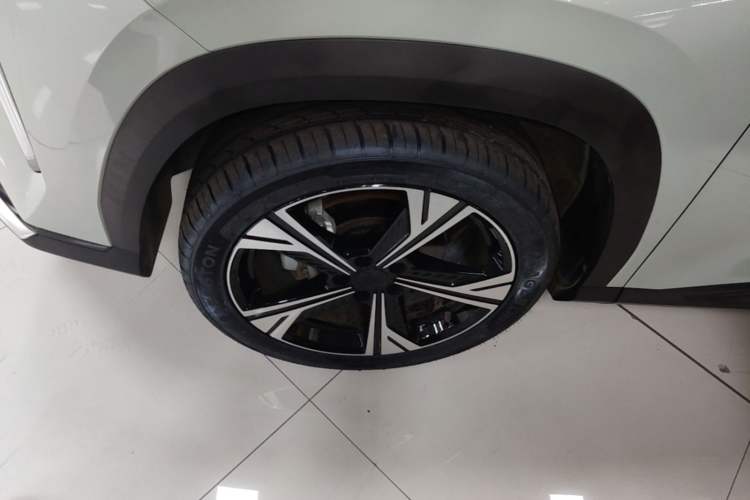 Used Geely Auto Emgrand X7 Sport 2023 Boyue COOL 1.5TD ZhiZun Edition Left Front Wheel Hub