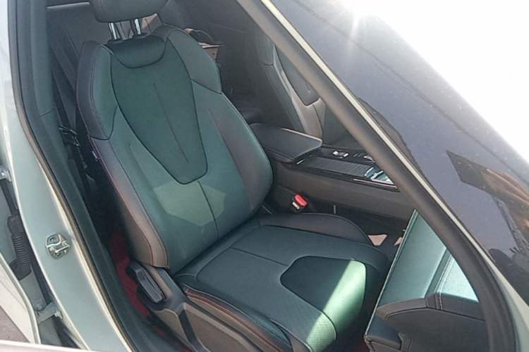 Used Geely Auto Emgrand X7 Sport 2023 Boyue COOL 1.5TD Smart Connect+ Right Front Seat