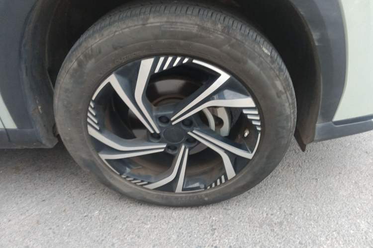 Used Geely Auto Emgrand X7 Sport 2023 Boyue COOL 1.5TD Smart Model Right Front Wheel Hub