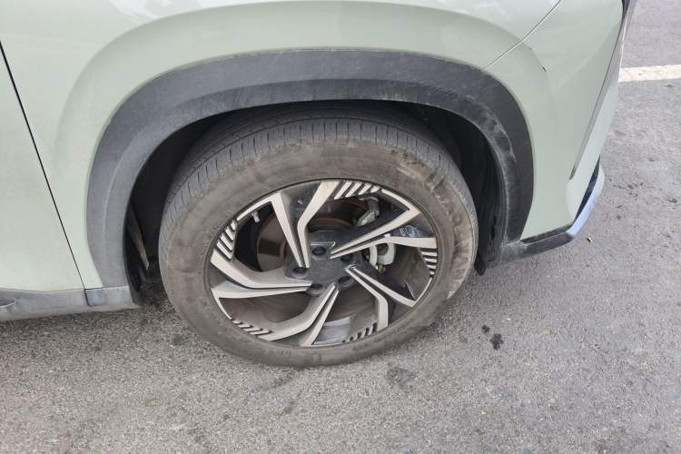 Used Geely Auto Emgrand X7 Sport 2023 Boyue COOL 1.5TD Smart Connectivity Model Right Front Wheel Hub