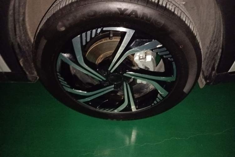 Used Geely Auto Emgrand X7 Sport 2023 Boyue COOL 1.5TD Smart Model Right Front Wheel Hub
