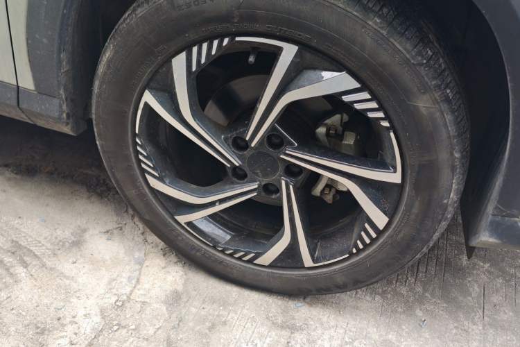 Used Geely Auto Emgrand X7 Sport 2023 Boyue COOL 1.5TD Smart Model Right Front Wheel Hub