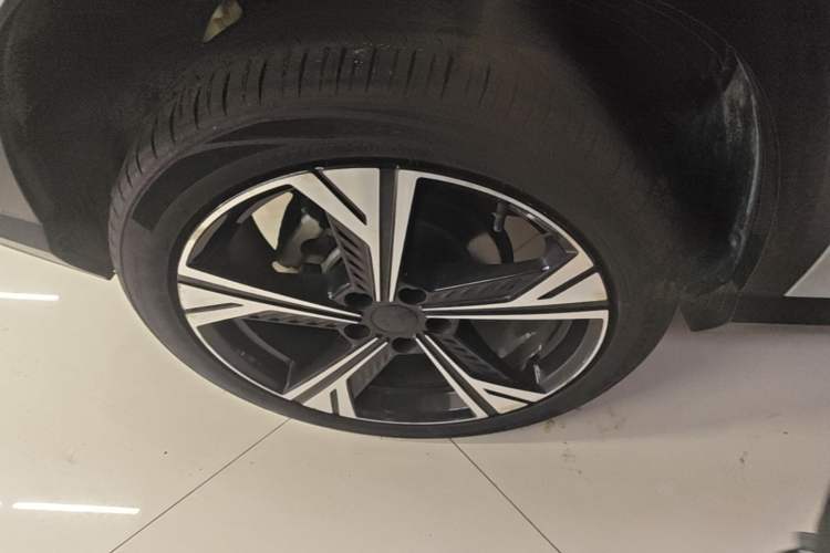 Used Geely Auto Emgrand X7 Sport 2023 Boyue COOL 1.5TD ZhiZun Edition Right Rear Wheel Hub
