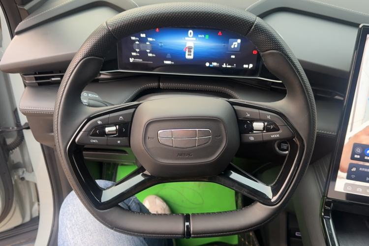 Used Geely Auto Emgrand X7 Sport 2023 Boyue COOL 1.5TD Smart Model Steering Wheel