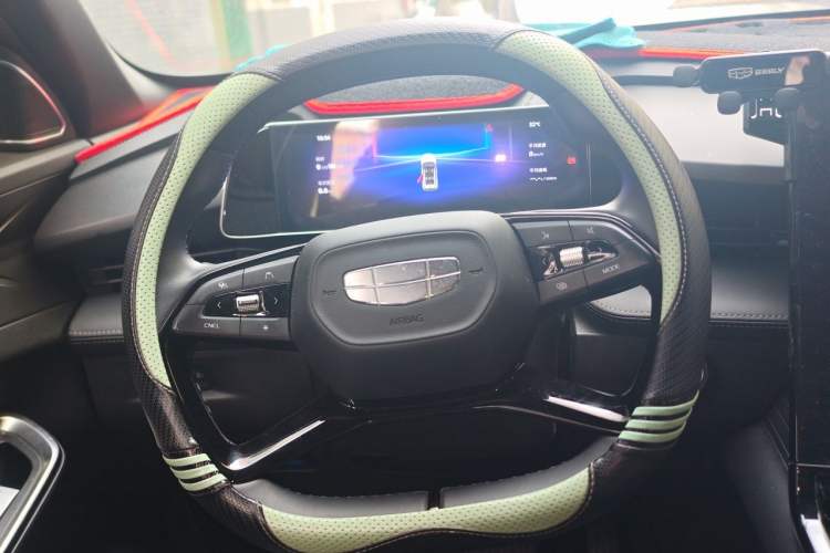 Used Geely Auto Emgrand X7 Sport 2023 Boyue COOL 1.5TD Smart Model Steering Wheel