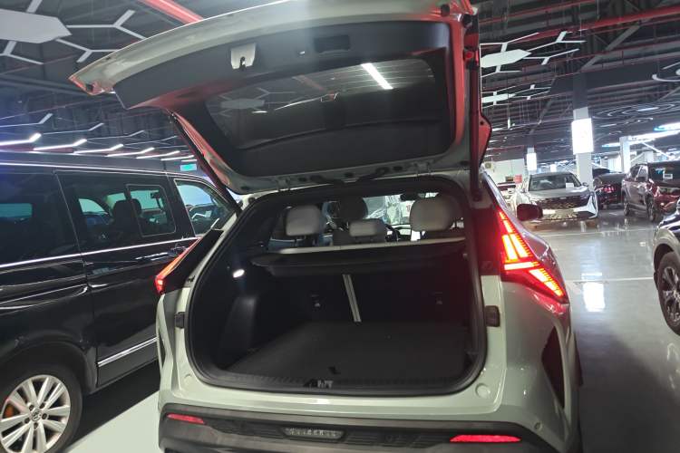Used Geely Auto Emgrand X7 Sport 2023 Boyue COOL 1.5TD ZhiZun Edition Trunk
