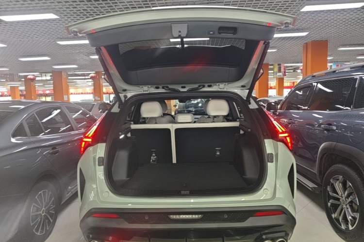 Used Geely Auto Emgrand X7 Sport 2023 Boyue COOL 1.5TD ZhiZun Edition Trunk