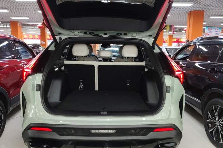 Used Geely Auto Emgrand X7 Sport 2023 Boyue COOL 1.5TD ZhiZun Edition Trunk