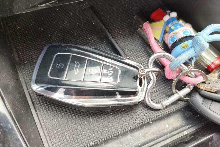 Used Geely Auto Emgrand X7 Sport 2023 Boyue COOL 1.5TD Smart Connectivity Model Vehicle Key