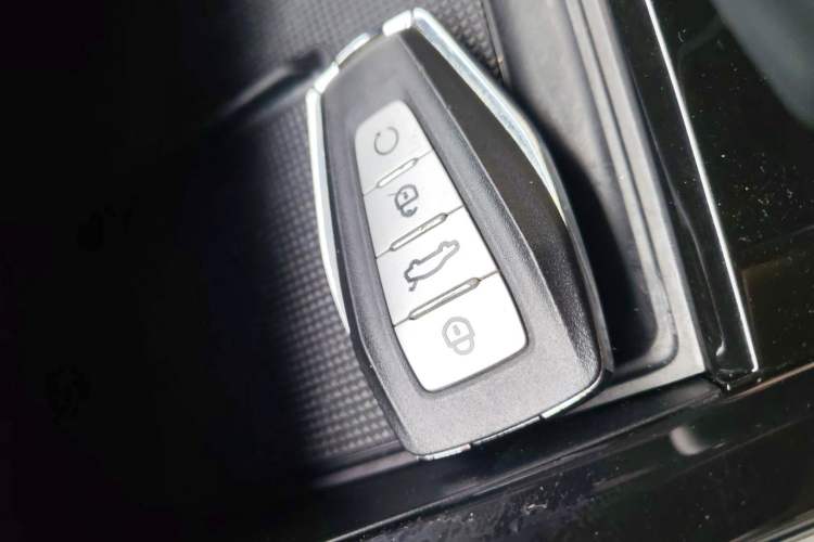 Used Geely Auto Emgrand X7 Sport 2023 Boyue COOL 1.5TD ZhiZun Edition Vehicle Key