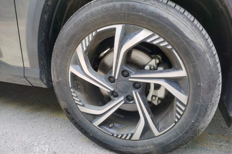 Used Geely Auto Emgrand X7 Sport 2023 Boyue COOL 1.5TD Smart Connect+ Right Front Wheel Hub