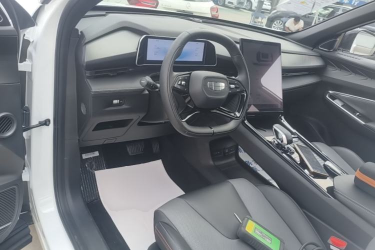 Used Geely Auto Emgrand X7 Sport 2023 Boyue COOL 1.5TD Smart Model Center Console