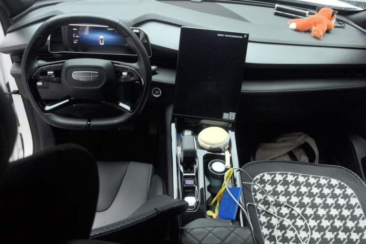 Used Geely Auto Emgrand X7 Sport 2023 Boyue COOL 1.5TD Smart Connect+ Center Console
