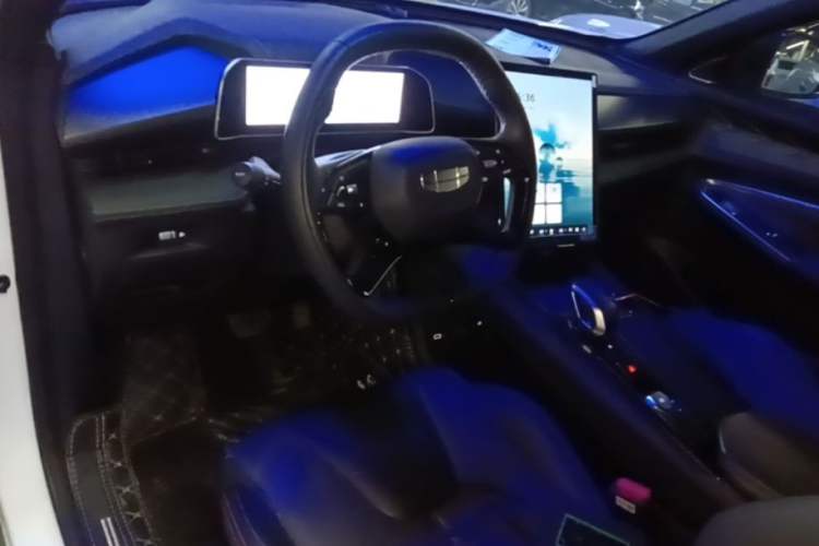 Used Geely Auto Emgrand X7 Sport 2023 Boyue COOL 1.5TD Smart Connectivity Model Center Console