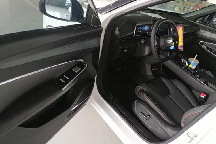 Used Geely Auto Emgrand X7 Sport 2023 Boyue COOL 1.5TD Smart Model Driver Seat