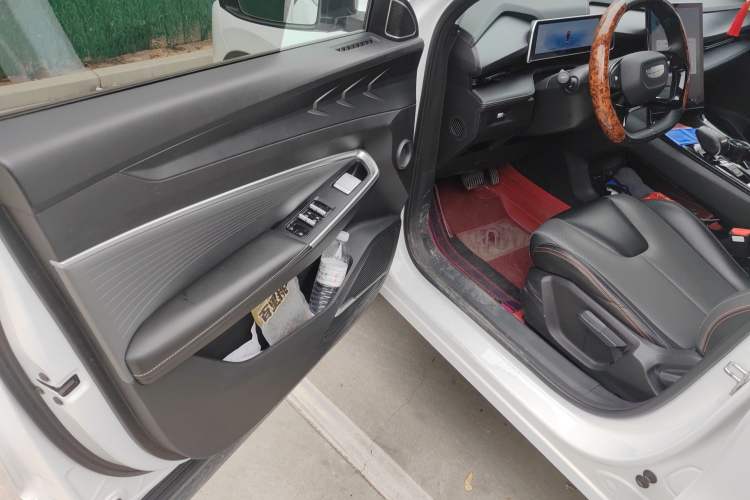 Used Geely Auto Emgrand X7 Sport 2023 Boyue COOL 1.5TD Smart Connectivity Model Driver Seat