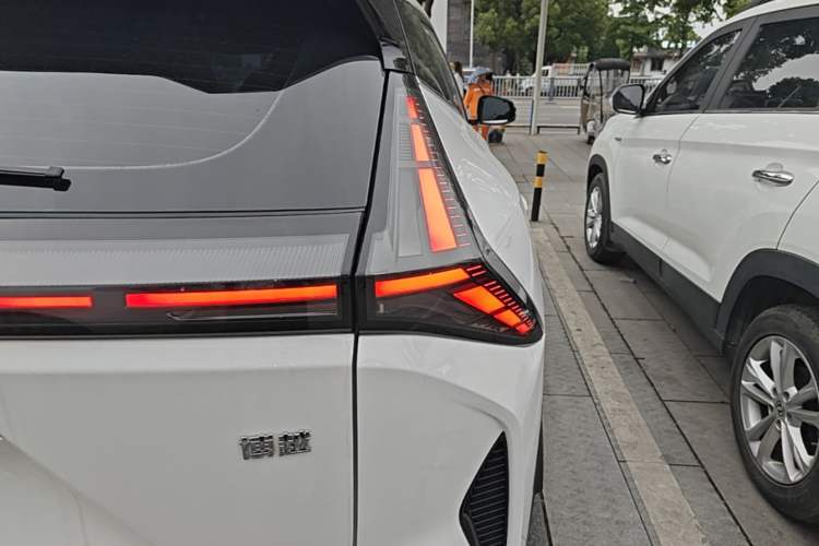 Used Geely Auto Emgrand X7 Sport 2023 Boyue COOL 1.5TD Smart Connect+ Exterior 3