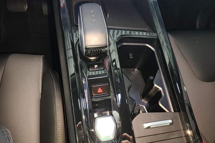 Used Geely Auto Emgrand X7 Sport 2023 Boyue COOL 1.5TD Smart Connect+ Gear Lever