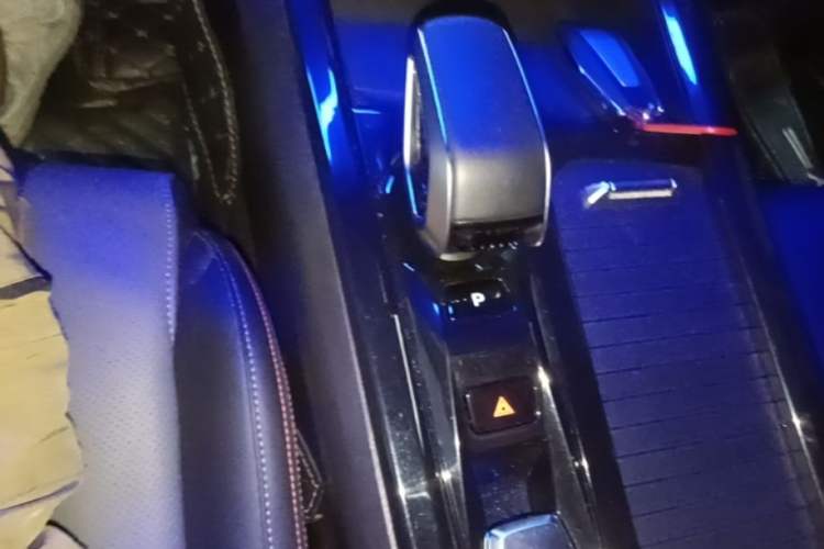 Used Geely Auto Emgrand X7 Sport 2023 Boyue COOL 1.5TD Smart Connectivity Model Gear Lever