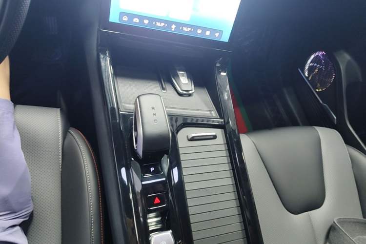 Used Geely Auto Emgrand X7 Sport 2023 Boyue COOL 1.5TD Smart Connect+ Gear Lever