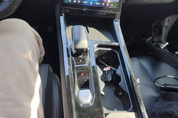 Used Geely Auto Emgrand X7 Sport 2023 Boyue COOL 1.5TD Smart Connect+ Gear Lever