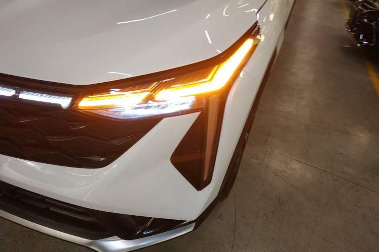Used Geely Auto Emgrand X7 Sport 2023 Boyue COOL 1.5TD Smart Connectivity Model Left Front Headlight