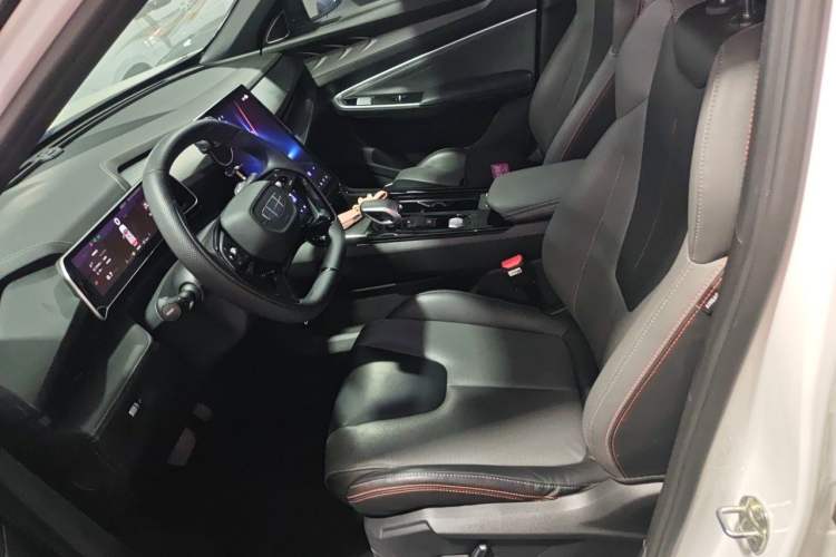Used Geely Auto Emgrand X7 Sport 2023 Boyue COOL 1.5TD Smart Connect+ Left Front Seat