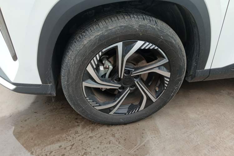 Used Geely Auto Emgrand X7 Sport 2023 Boyue COOL 1.5TD Smart Connect+ Left Front Wheel Hub