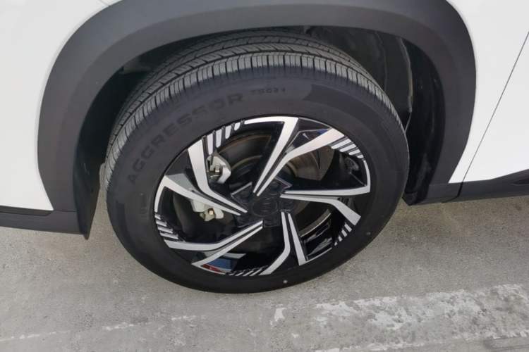 Used Geely Auto Emgrand X7 Sport 2023 Boyue COOL 1.5TD Smart Model Left Front Wheel Hub