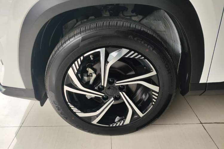 Used Geely Auto Emgrand X7 Sport 2023 Boyue COOL 1.5TD Smart Connect+ Left Front Wheel Hub