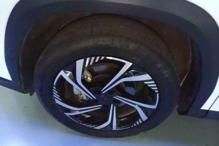 Used Geely Auto Emgrand X7 Sport 2023 Boyue COOL 1.5TD Smart Connectivity Model Left Front Wheel Hub