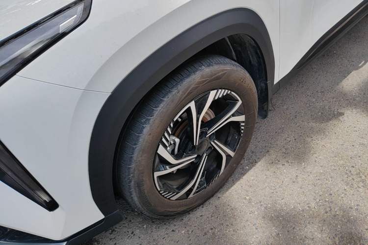 Used Geely Auto Emgrand X7 Sport 2023 Boyue COOL 1.5TD Smart Connect+ Left Front Wheel Hub