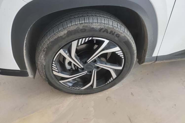 Used Geely Auto Emgrand X7 Sport 2023 Boyue COOL 1.5TD Smart Connect+ Left Front Wheel Hub