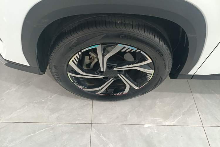 Used Geely Auto Emgrand X7 Sport 2023 Boyue COOL 1.5TD Smart Model Left Front Wheel Hub