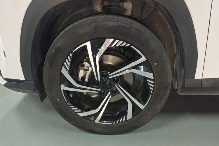 Used Geely Auto Emgrand X7 Sport 2023 Boyue COOL 1.5TD Smart Model Left Front Wheel Hub