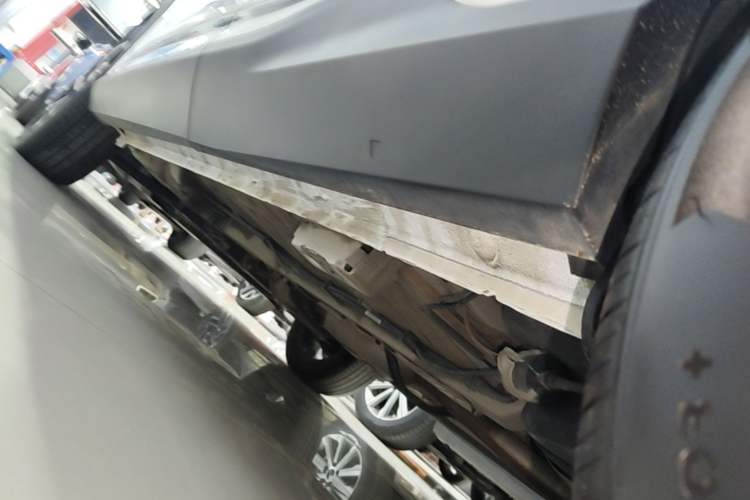 Used Geely Auto Emgrand X7 Sport 2023 Boyue COOL 1.5TD Smart Connect+ Left Side Sill