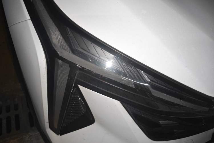 Used Geely Auto Emgrand X7 Sport 2023 Boyue COOL 1.5TD Smart Connectivity Model Right Front Headlight