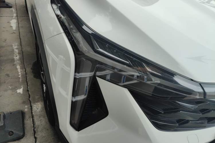 Used Geely Auto Emgrand X7 Sport 2023 Boyue COOL 1.5TD Smart Connect+ Right Front Headlight