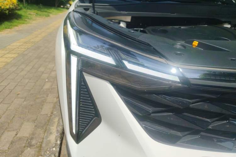 Used Geely Auto Emgrand X7 Sport 2023 Boyue COOL 1.5TD Smart Connect+ Right Front Headlight