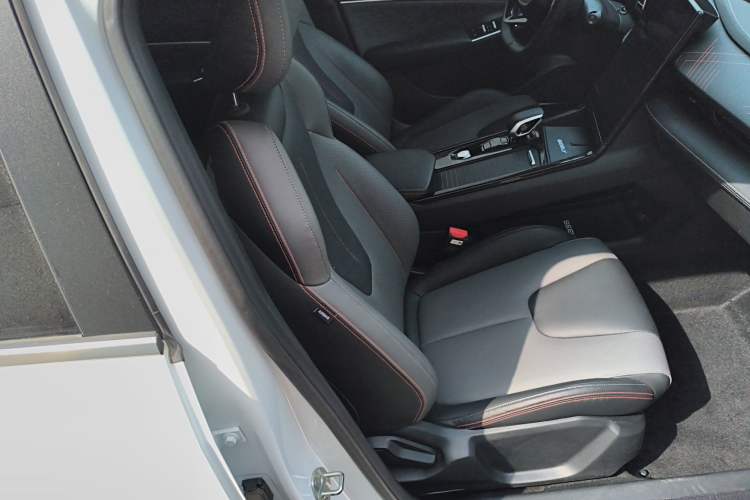 Used Geely Auto Emgrand X7 Sport 2023 Boyue COOL 1.5TD Smart Model Right Front Seat