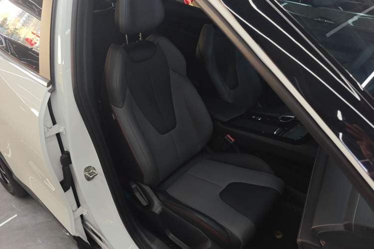 Used Geely Auto Emgrand X7 Sport 2023 Boyue COOL 1.5TD Smart Connect+ Right Front Seat