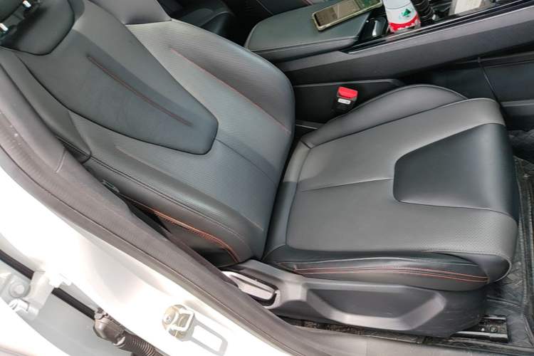 Used Geely Auto Emgrand X7 Sport 2023 Boyue COOL 1.5TD Smart Connect+ Right Front Seat