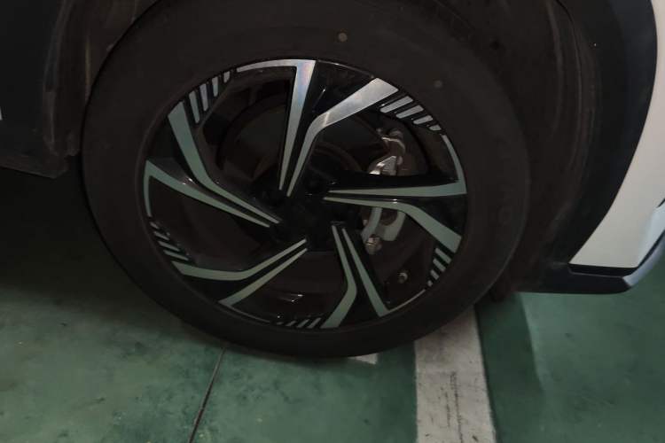 Used Geely Auto Emgrand X7 Sport 2023 Boyue COOL 1.5TD Smart Model Right Front Wheel Hub