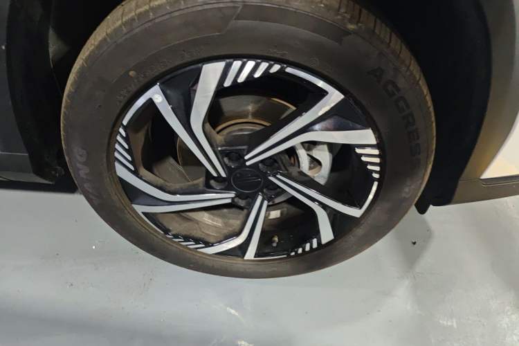 Used Geely Auto Emgrand X7 Sport 2023 Boyue COOL 1.5TD Smart Connect+ Right Front Wheel Hub