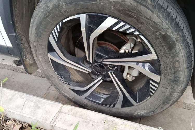 Used Geely Auto Emgrand X7 Sport 2023 Boyue COOL 1.5TD Smart Connect+ Right Front Wheel Hub