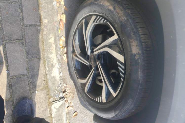Used Geely Auto Emgrand X7 Sport 2023 Boyue COOL 1.5TD Smart Connect+ Right Front Wheel Hub
