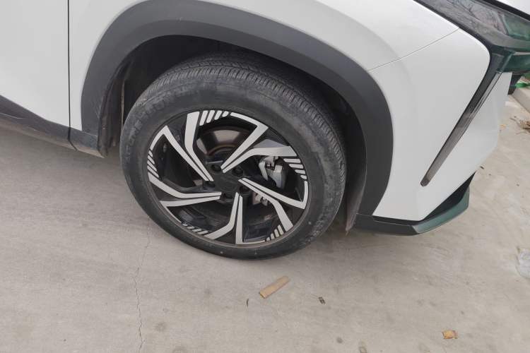 Used Geely Auto Emgrand X7 Sport 2023 Boyue COOL 1.5TD Smart Connectivity Model Right Front Wheel Hub