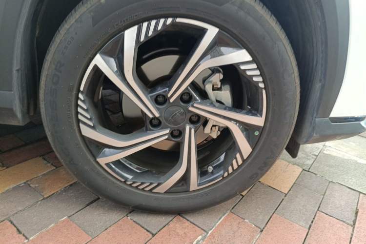 Used Geely Auto Emgrand X7 Sport 2023 Boyue COOL 1.5TD Smart Model Right Front Wheel Hub