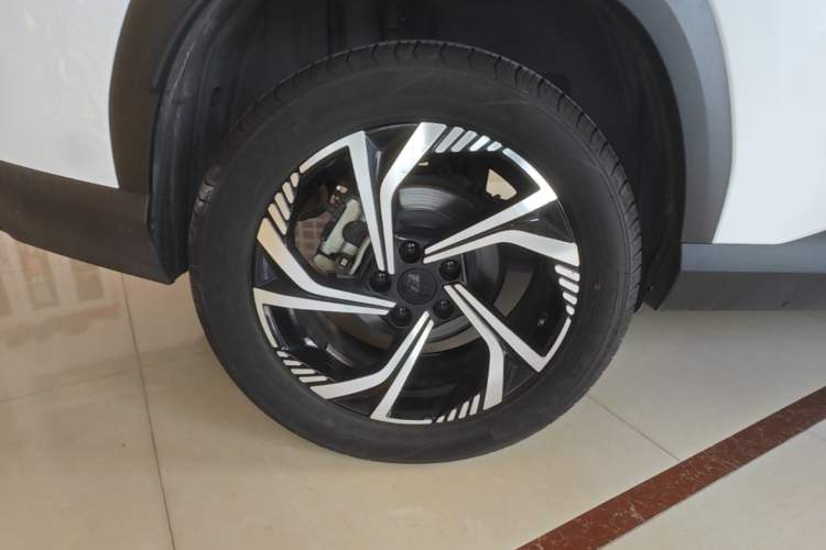 Used Geely Auto Emgrand X7 Sport 2023 Boyue COOL 1.5TD Smart Connectivity Model Right Rear Wheel Hub